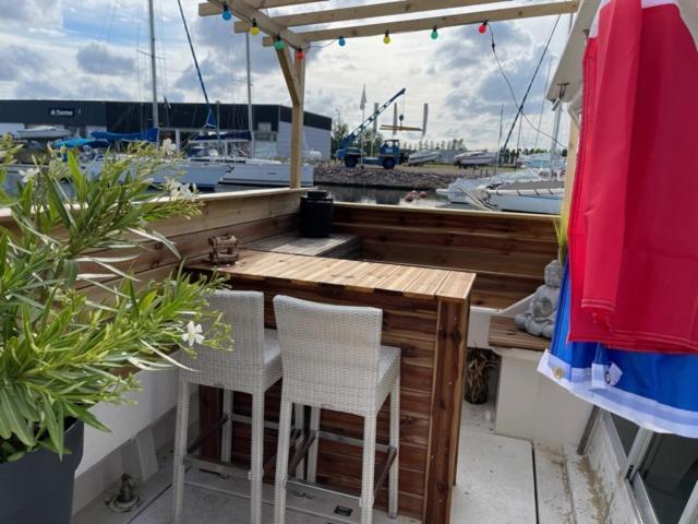 Exceptionnel Bateau Maison Reine Mathilde Ouistreham Εξωτερικό φωτογραφία