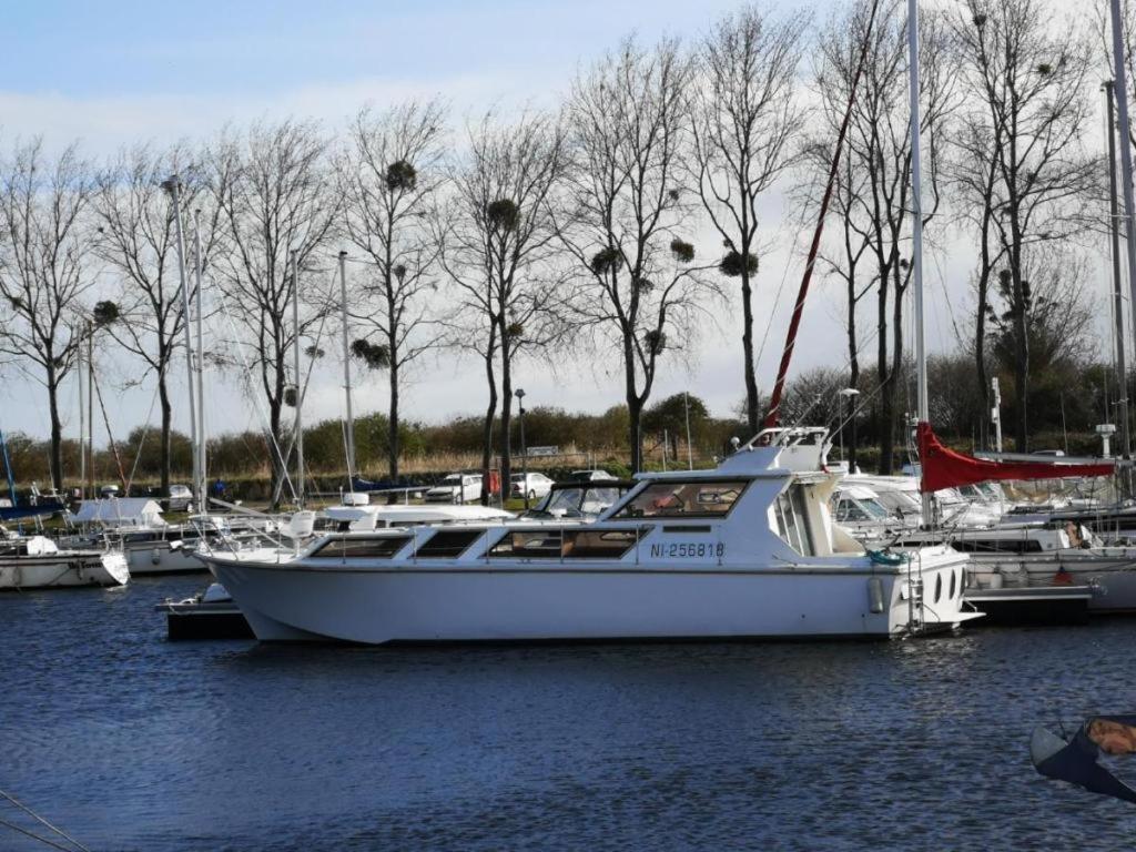 Exceptionnel Bateau Maison Reine Mathilde Ouistreham Εξωτερικό φωτογραφία